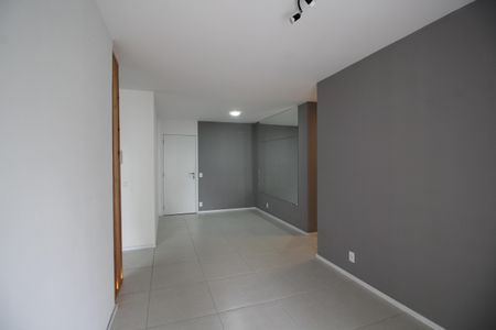 Sala de apartamento à venda com 2 quartos, 69m² em Barra Olímpica, Rio de Janeiro