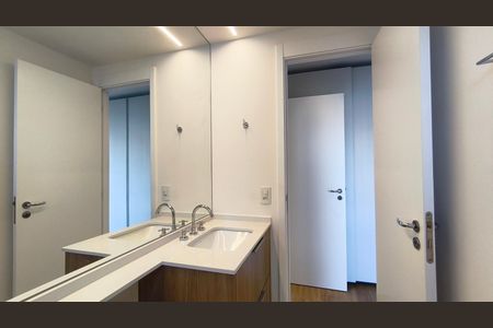 Apartamento à venda com 79m², 2 quartos e 1 vagaBanheiro da Suíte