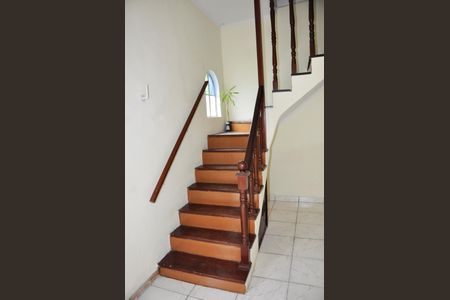 Casa para alugar com 80m², 1 quarto e sem vaga Casa para alugar com 80m², 1 quarto e sem vagaDetalhe - Escada Quarto