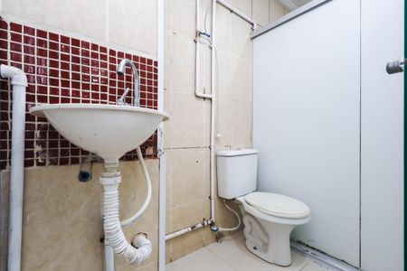 Banheiro de kitnet/studio para alugar com 1 quarto, 18m² em Cambuci, São Paulo