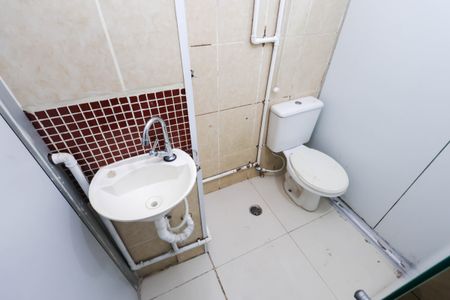 Banheiro de kitnet/studio para alugar com 1 quarto, 18m² em Cambuci, São Paulo
