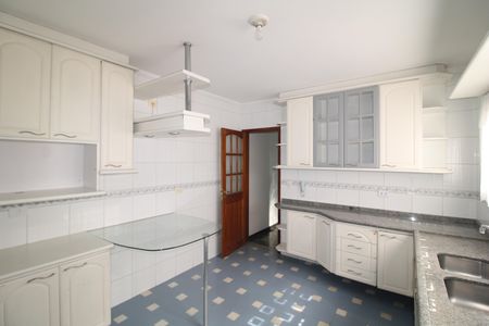 Casa para alugar com 125m², 3 quartos e 2 vagasCozinha