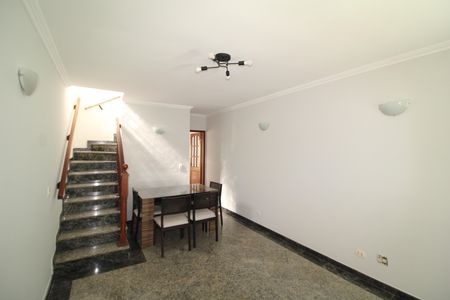 Casa para alugar com 125m², 3 quartos e 2 vagasSala