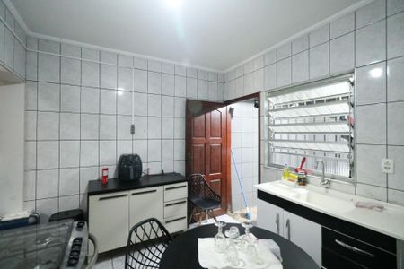 Casa à venda com 200m², 4 quartos e 1 vagaEdícula