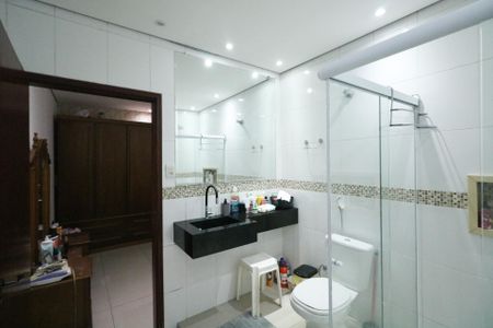 Casa à venda com 200m², 4 quartos e 1 vagaBanheiro