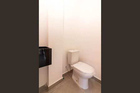 Banheiro de serviço de casa à venda com 3 quartos, 90m² em Jardim Paraíso, São Paulo