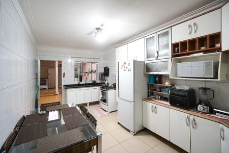 Casa à venda com 400m², 6 quartos e 10 vagas Casa à venda com 400m², 6 quartos e 10 vagasCozinha