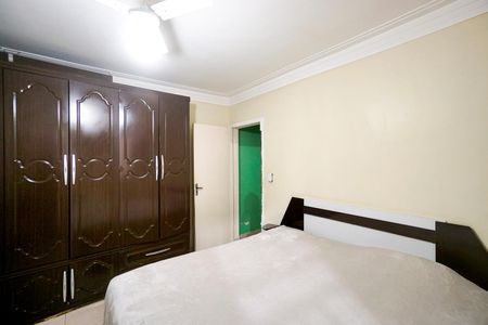 Casa à venda com 400m², 6 quartos e 10 vagas Casa à venda com 400m², 6 quartos e 10 vagasQuarto 02