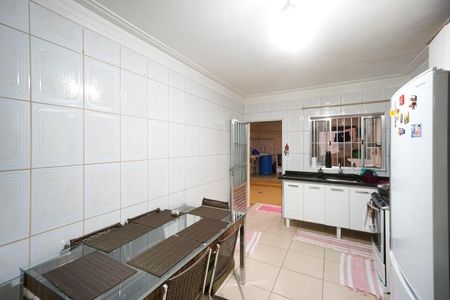 Casa à venda com 400m², 6 quartos e 10 vagas Casa à venda com 400m², 6 quartos e 10 vagasCozinha