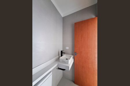 Banheiro social de casa à venda com 3 quartos, 116m² em Jardim Paraíso, São Paulo