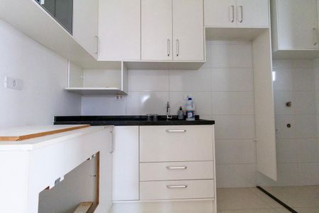 Apartamento à venda com 42m², 2 quartos e sem vaga Apartamento à venda com 42m², 2 quartos e sem vagaCozinha e Área de Serviço