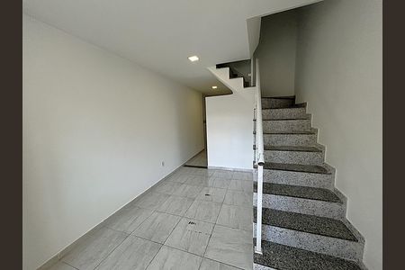 Sala de casa para alugar com 3 quartos, 90m² em Guadalupe, Rio de Janeiro