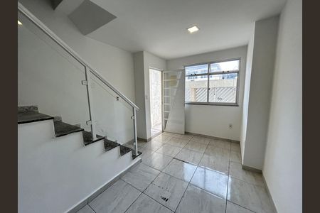 Sala de casa para alugar com 3 quartos, 90m² em Guadalupe, Rio de Janeiro