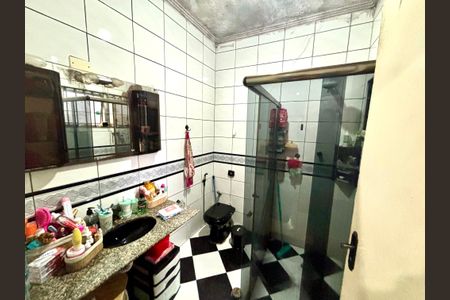 Casa à venda com 125m², 3 quartos e 2 vagasBanheiro da Suíte 1