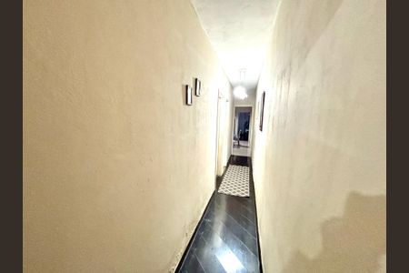 Casa à venda com 125m², 3 quartos e 2 vagasCorredor