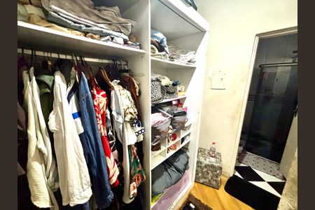 Casa à venda com 125m², 3 quartos e 2 vagasCloset