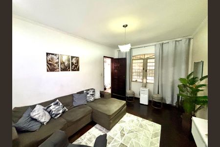 Casa à venda com 125m², 3 quartos e 2 vagasSala