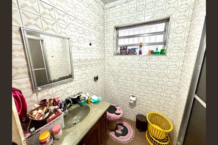 Casa à venda com 125m², 3 quartos e 2 vagasBanheiro 1
