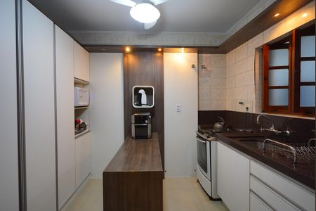 Cozinha de casa de condomínio à venda com 3 quartos, 196m² em Tristeza, Porto Alegre