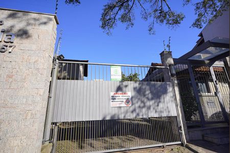 Casa de condomínio à venda com 196m², 3 quartos e 2 vagas Casa de condomínio à venda com 196m², 3 quartos e 2 vagasFachada e portaria