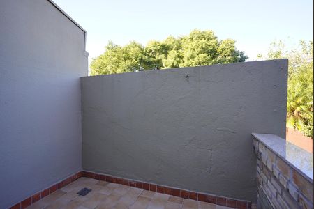 Casa de condomínio à venda com 196m², 3 quartos e 2 vagas Casa de condomínio à venda com 196m², 3 quartos e 2 vagasQuarto 2 - varanda