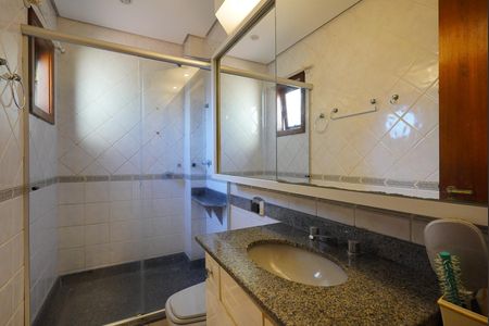 Casa de condomínio à venda com 196m², 3 quartos e 2 vagas Casa de condomínio à venda com 196m², 3 quartos e 2 vagasBanheiro da Suíte