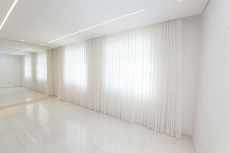 Apartamento à venda com 175m², 4 quartos e 2 vagas Apartamento à venda com 175m², 4 quartos e 2 vagassala