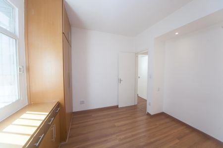 Apartamento à venda com 175m², 4 quartos e 2 vagas Apartamento à venda com 175m², 4 quartos e 2 vagassuite
