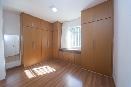 Apartamento à venda com 175m², 4 quartos e 2 vagas Apartamento à venda com 175m², 4 quartos e 2 vagassuite