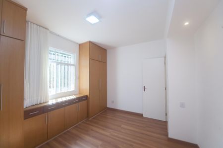 Apartamento à venda com 175m², 4 quartos e 2 vagas Apartamento à venda com 175m², 4 quartos e 2 vagassuite