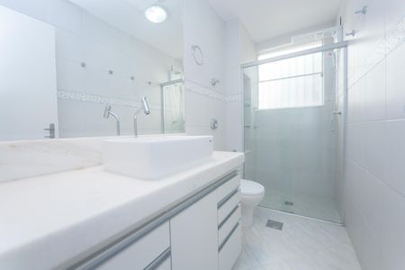 Apartamento à venda com 175m², 4 quartos e 2 vagas Apartamento à venda com 175m², 4 quartos e 2 vagasBanheiro Social