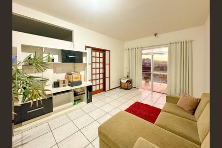 Sala de TV de casa para alugar com 4 quartos, 280m² em Forquilhinhas, São José