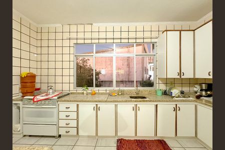 Casa para alugar com 280m², 4 quartos e 2 vagasCozinha