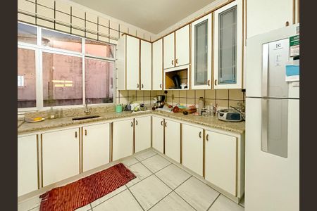 Casa para alugar com 280m², 4 quartos e 2 vagasCozinha