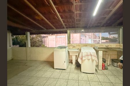 Casa para alugar com 280m², 4 quartos e 2 vagasLavanderia