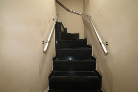 Casa à venda com 120m², 3 quartos e 1 vagaEscada