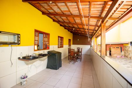 Casa à venda com 200m², 3 quartos e 3 vagasCozinha e Área de Serviço