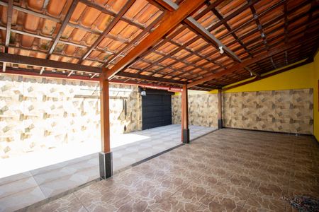 Casa à venda com 200m², 3 quartos e 3 vagasVaranda