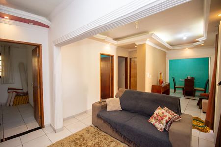 Sala de casa à venda com 3 quartos, 200m² em Tropical, Contagem