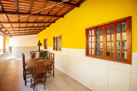 Casa à venda com 200m², 3 quartos e 3 vagasCozinha e Área de Serviço