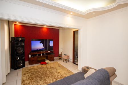 Sala de casa à venda com 3 quartos, 200m² em Tropical, Contagem