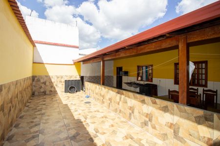 Casa à venda com 200m², 3 quartos e 3 vagasQuintal