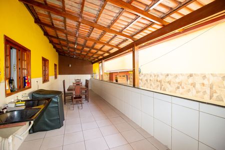 Casa à venda com 200m², 3 quartos e 3 vagasCozinha e Área de Serviço