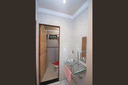 Casa à venda com 200m², 3 quartos e 3 vagasBanheiro Social