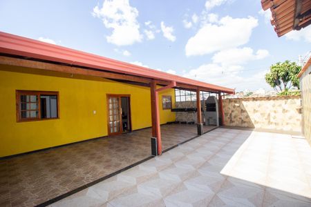 Casa à venda com 200m², 3 quartos e 3 vagasGaragem