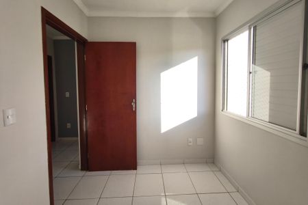 Apartamento para alugar com 75m², 3 quartos e 1 vagaQuarto 2