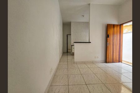 Sala de casa para alugar com 2 quartos, 60m² em Jardim Casablanca, São Paulo