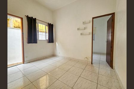 Sala de casa para alugar com 2 quartos, 60m² em Jardim Casablanca, São Paulo
