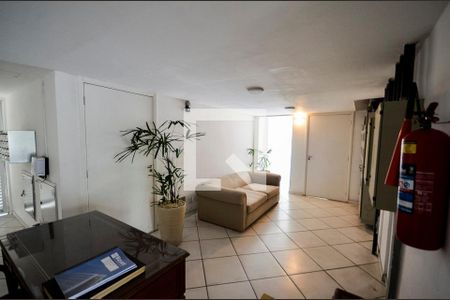 Apartamento para alugar com 71m², 2 quartos e 1 vagaPortaria