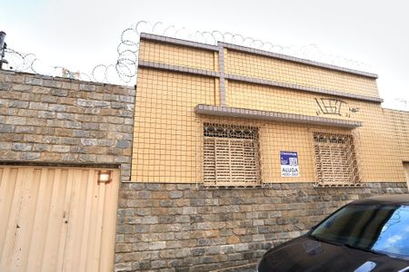 Casa para alugar com 150m², 2 quartos e 3 vagasFachada